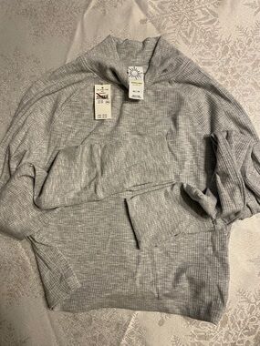aerie Heather Gray Ribbed Long Sleeve Crop Top